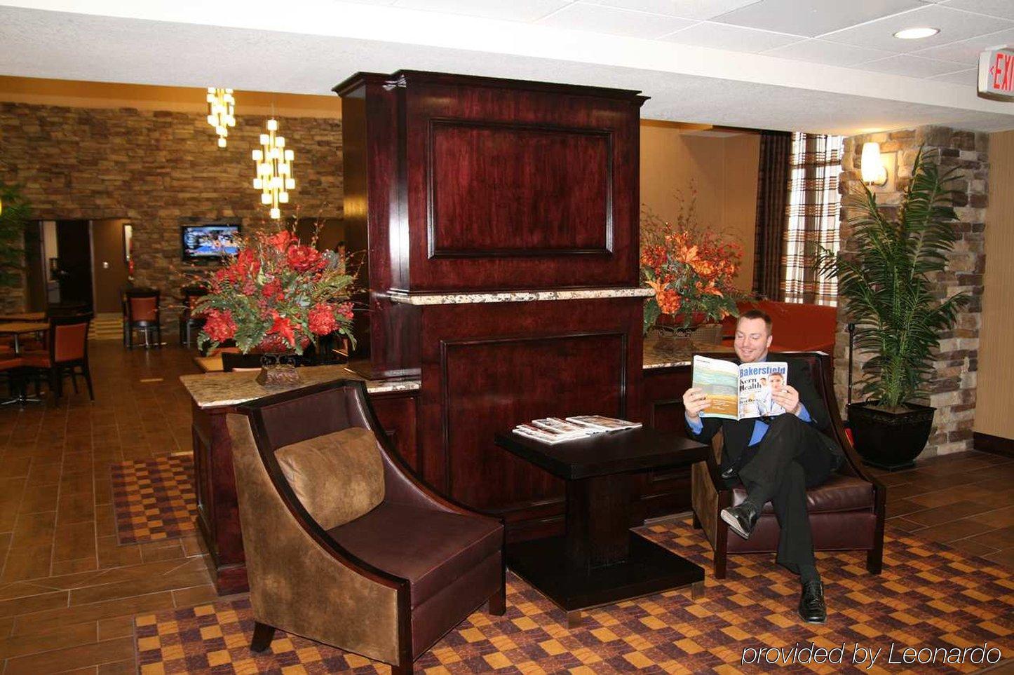 ホテル ハンプトン イン&スイーツ ベイカースフィールド ハイウェイ 58 ベーカーズフィールド インテリア 写真